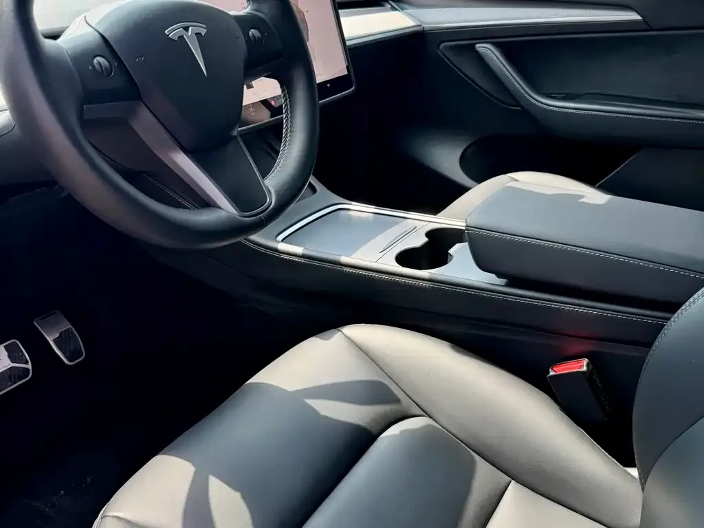 Tesla Model Y — фото 2