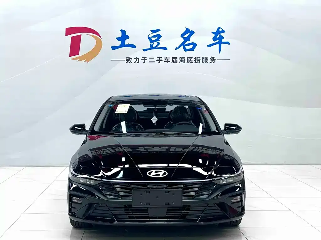 Hyundai Elantra — фото 2