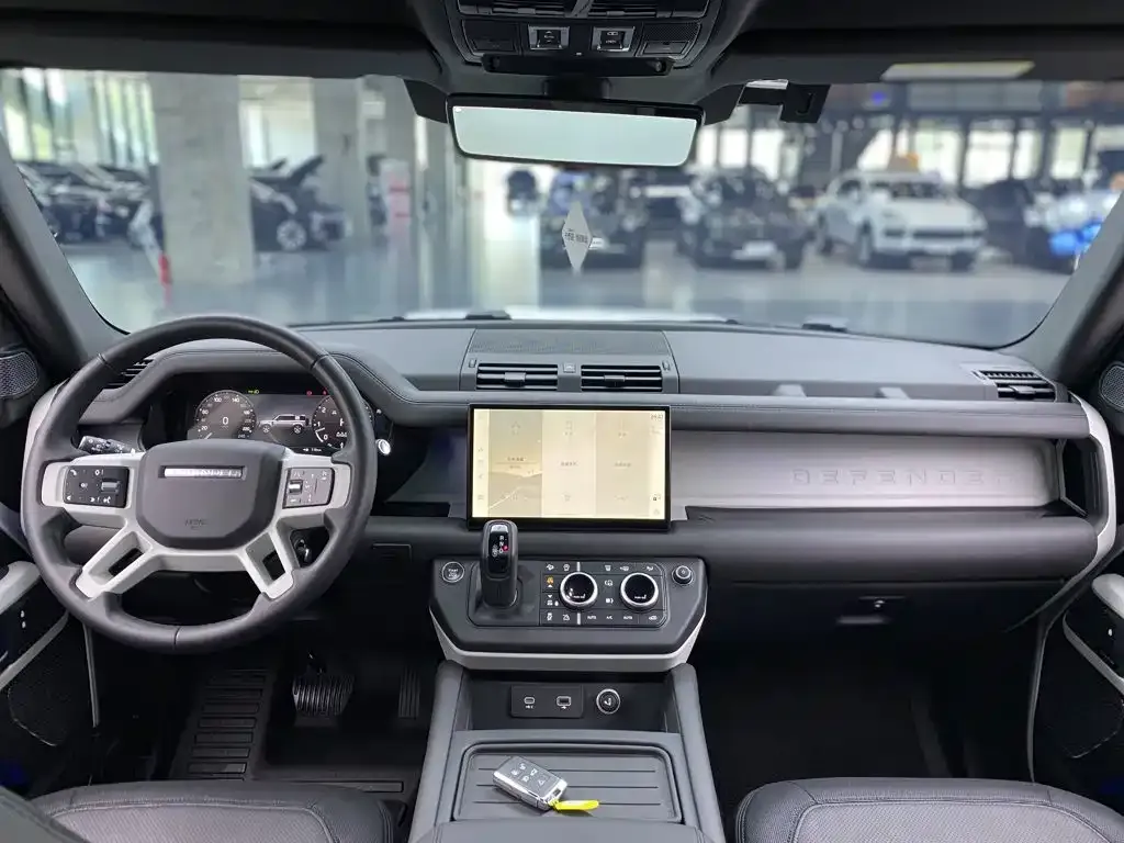 Land Rover Defender — фото 10