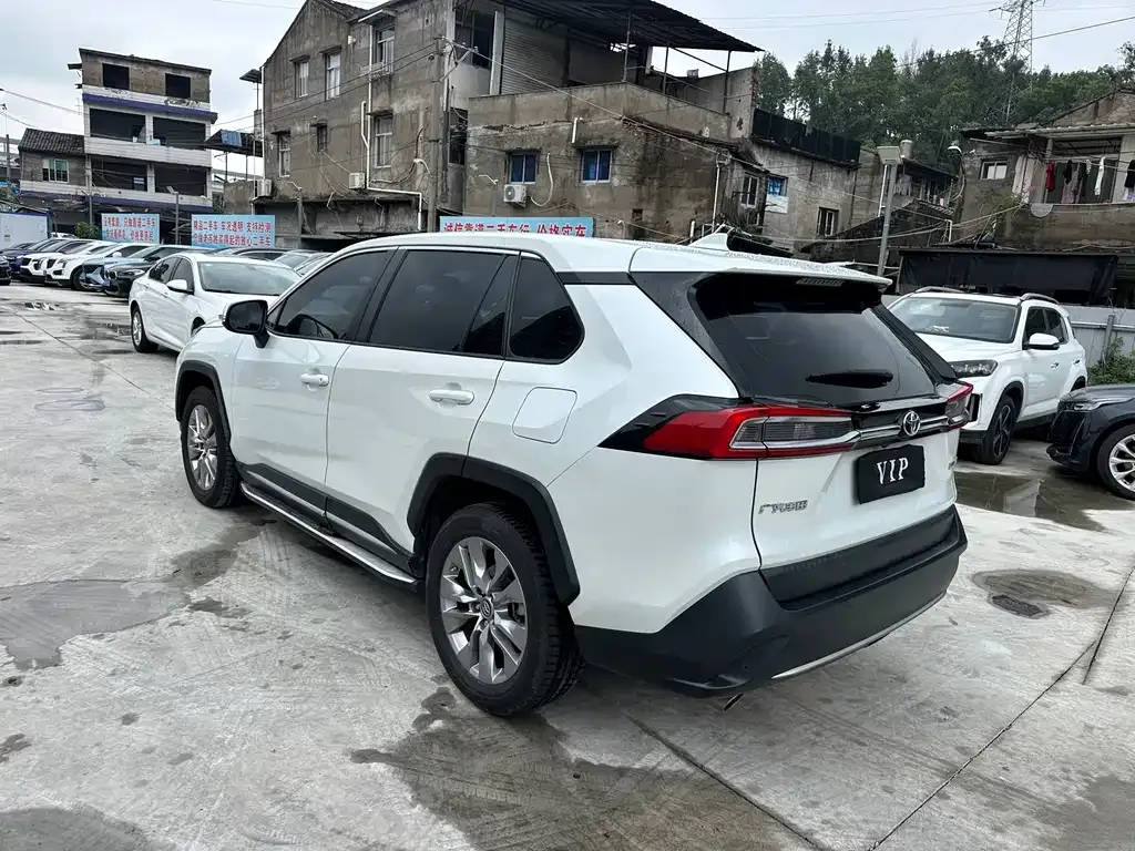 Toyota Wildlander — фото 10