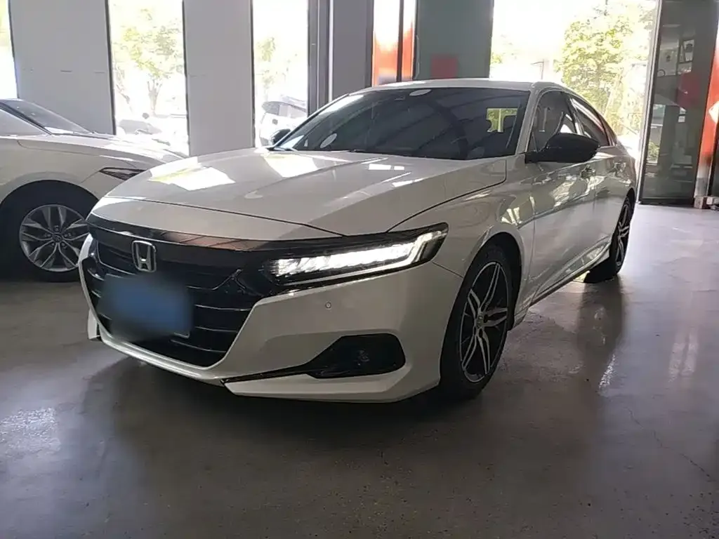 Honda Accord — фото 9