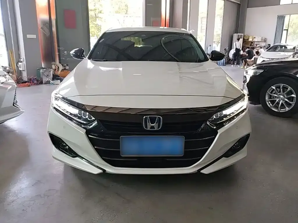 Honda Accord — фото 10