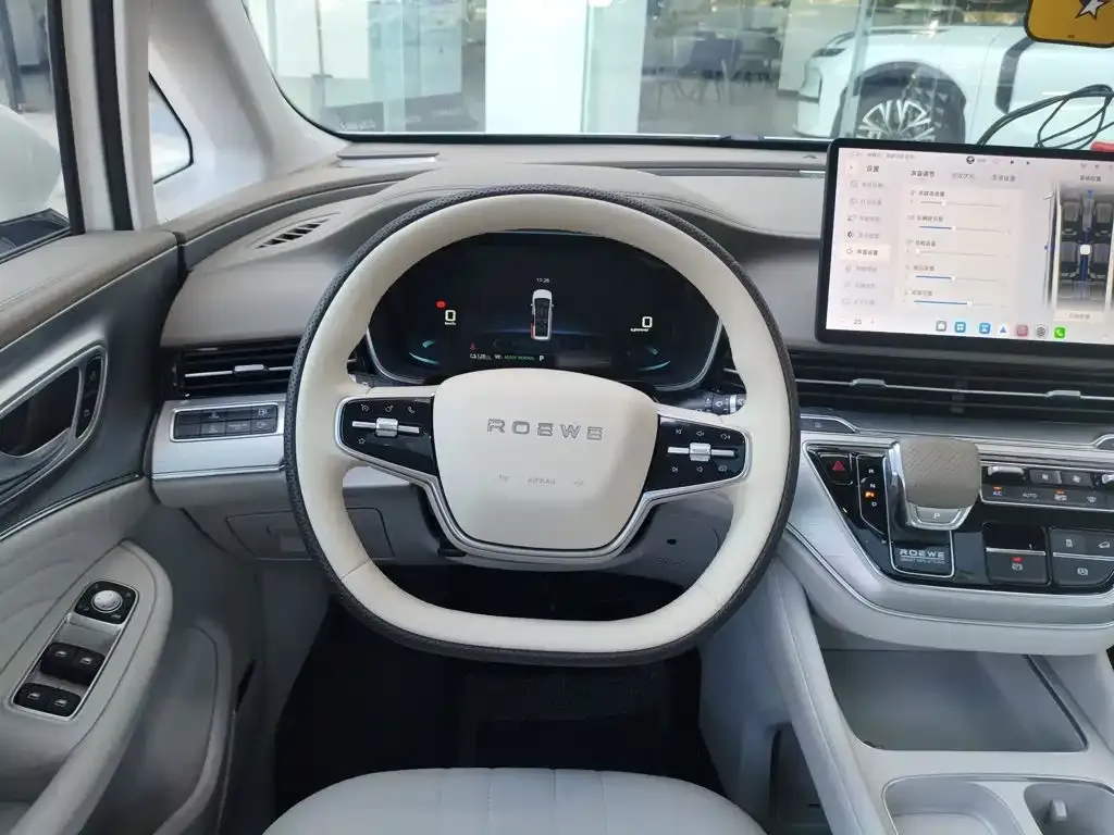 Roewe iMAX8 New Energy — фото 8