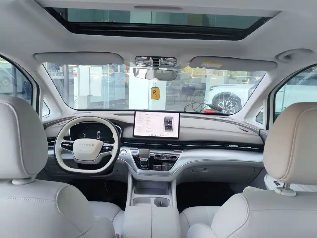 Roewe iMAX8 New Energy — фото 3