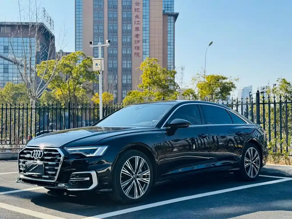 Audi A6L — фото 1