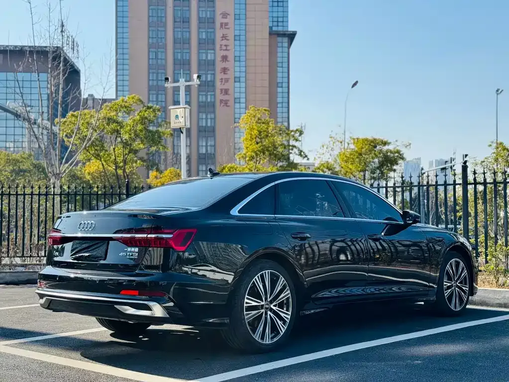 Audi A6L — фото 7