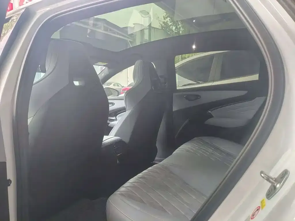 BYD Seal — фото 6