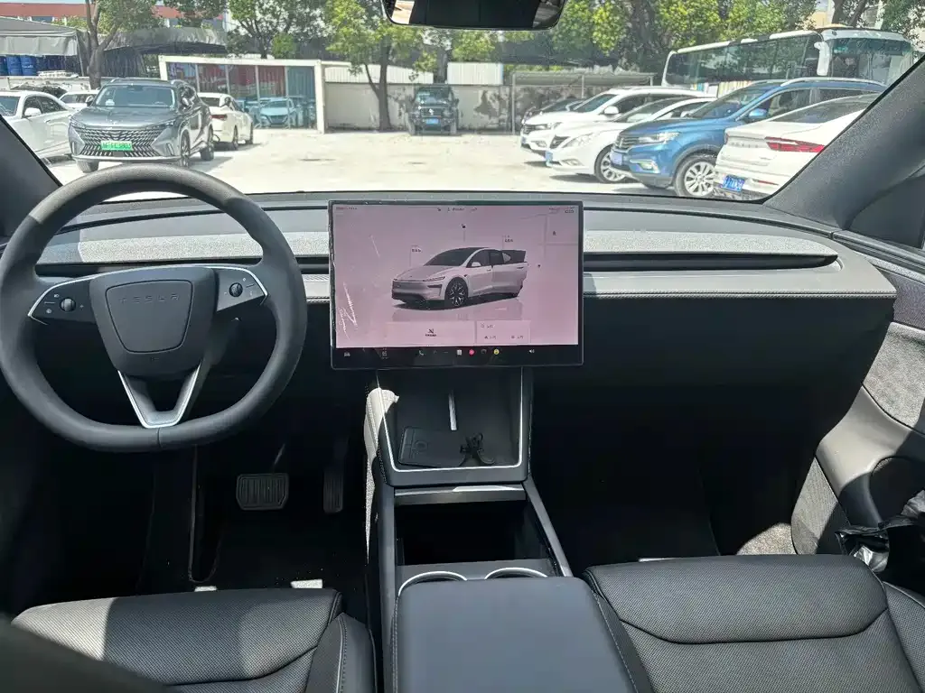 Tesla Model Y L — фото 4