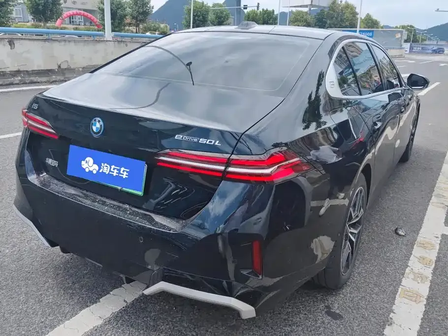 BMW i5 — фото 10