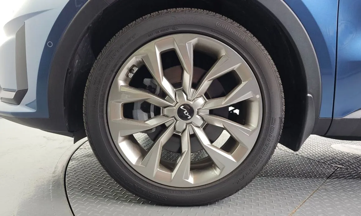 Kia Sorento — фото 10