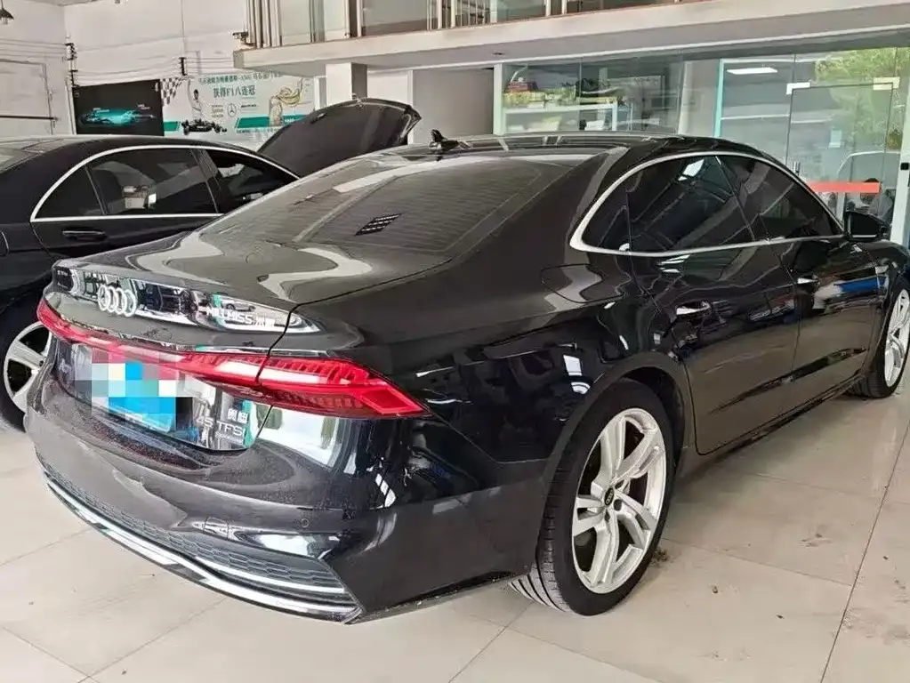 Audi A7L — фото 5