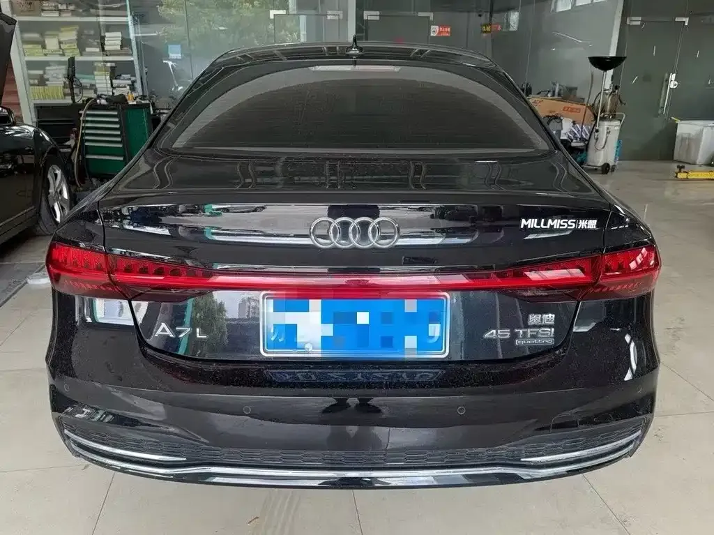 Audi A7L — фото 7