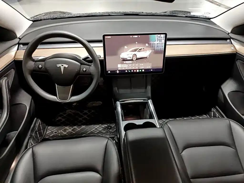 Tesla Model 3 — фото 6
