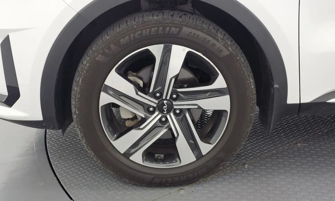 Kia Sorento — фото 8