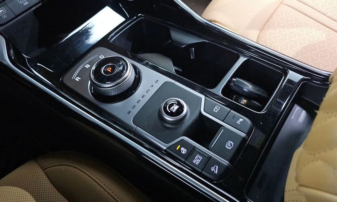 Kia Sorento — фото 6
