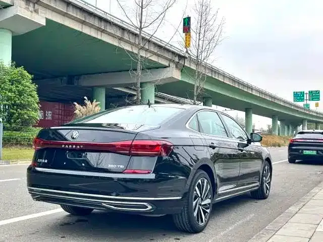 Volkswagen Passat — фото 9