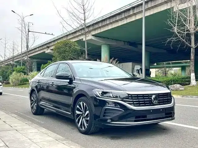Volkswagen Passat — фото 7