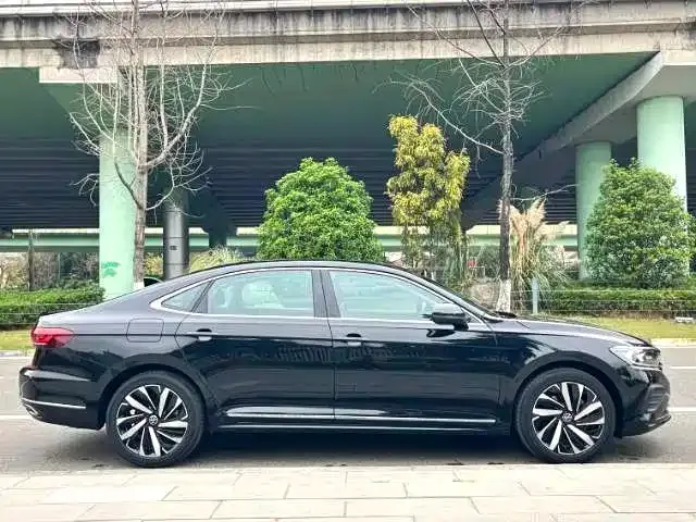 Volkswagen Passat — фото 10