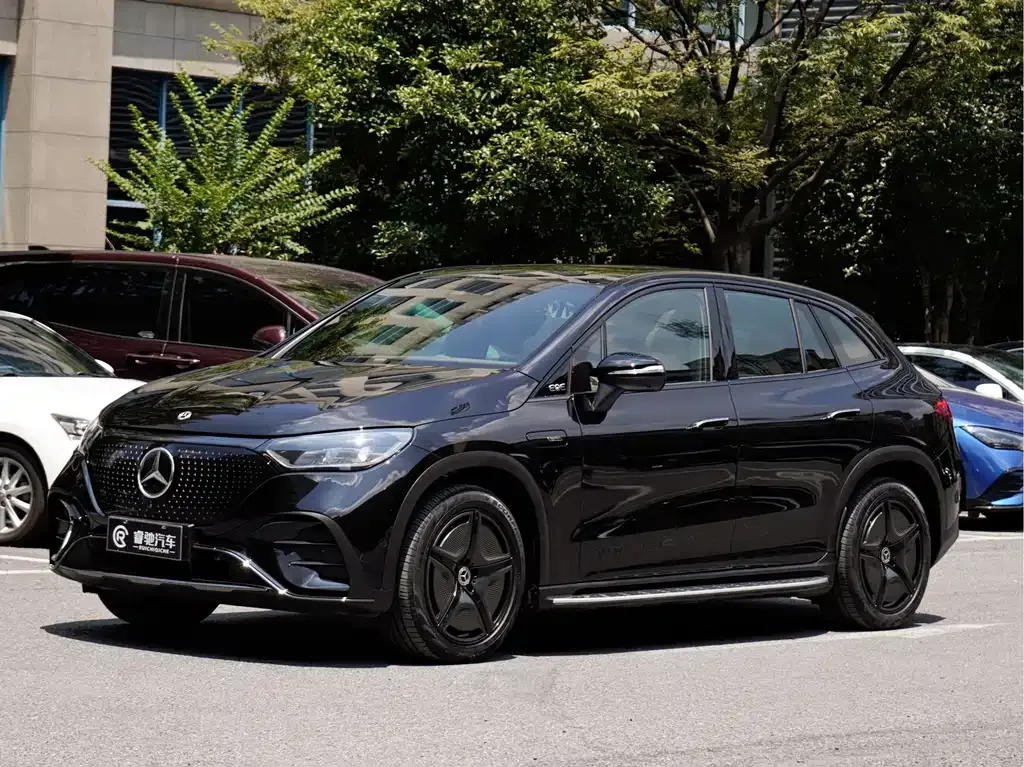 Mercedes-Benz EQE SUV — фото 1