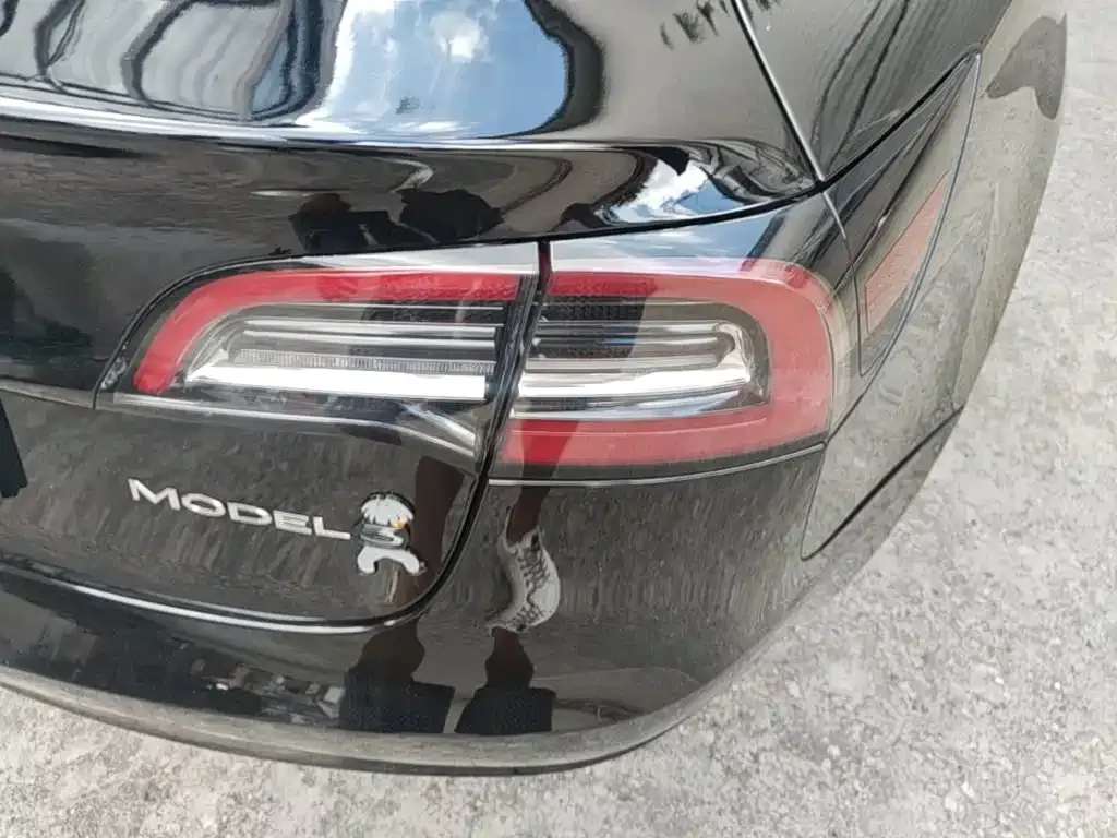 Tesla Model 3 — фото 10