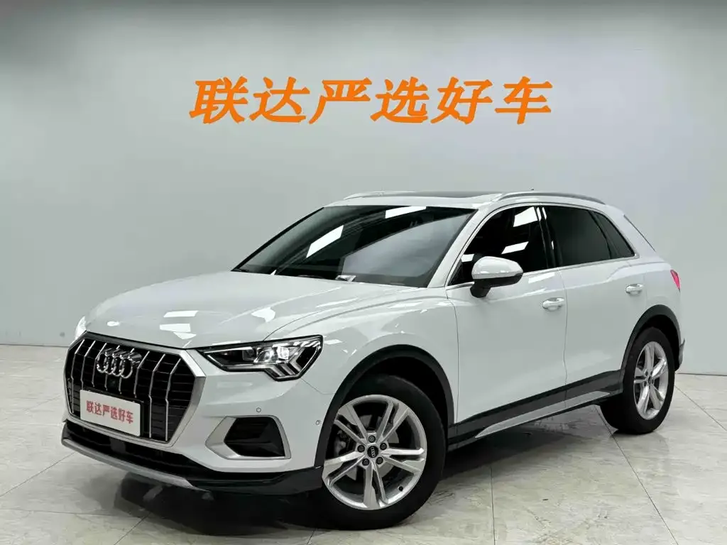 Audi Q3 — фото 1