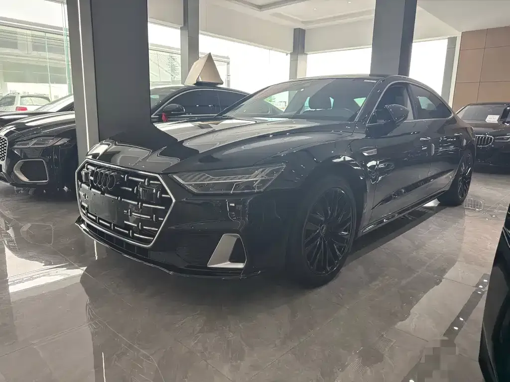 Audi A7L — фото 1