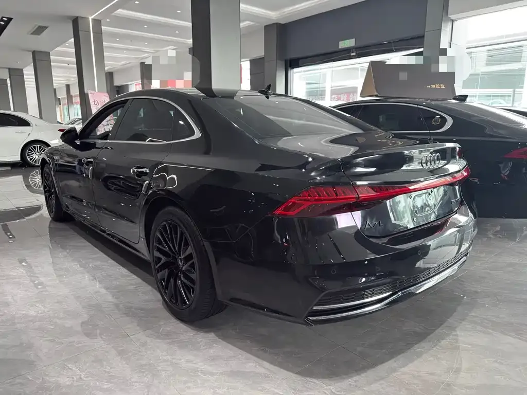 Audi A7L — фото 6