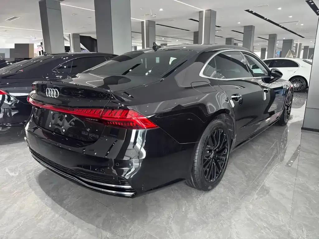 Audi A7L — фото 10