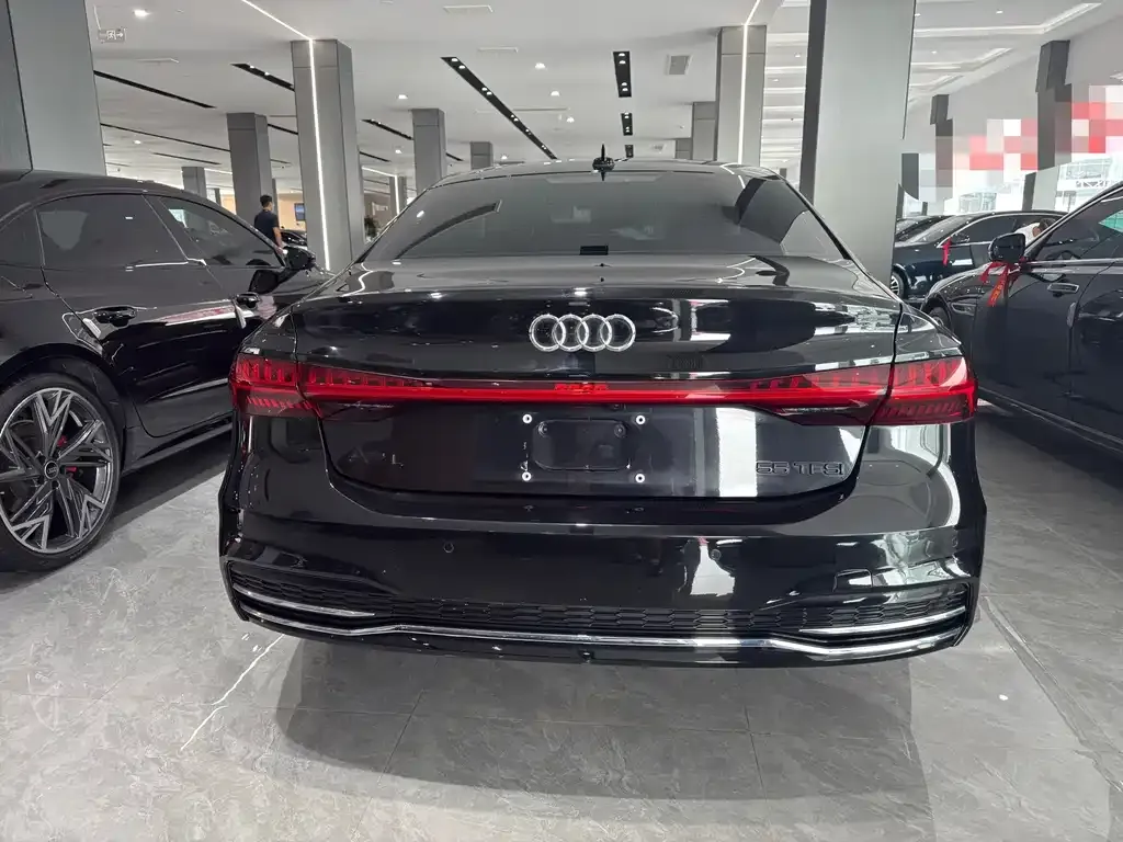 Audi A7L — фото 7