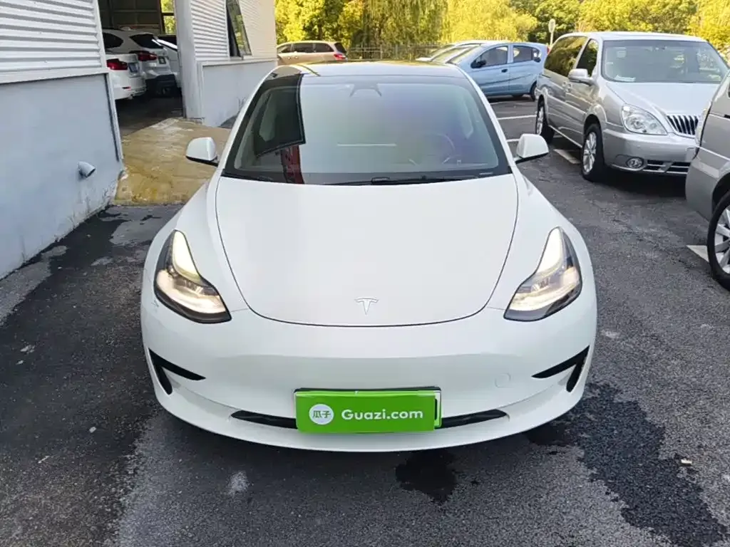Tesla Model 3 — фото 8