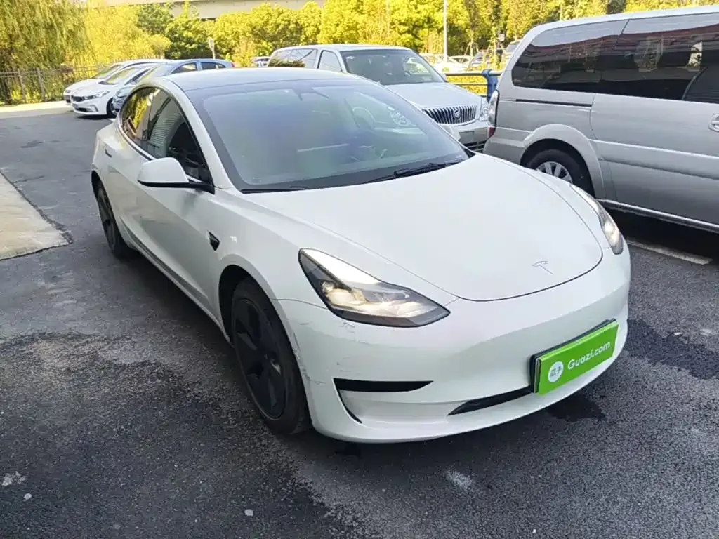 Tesla Model 3 — фото 3
