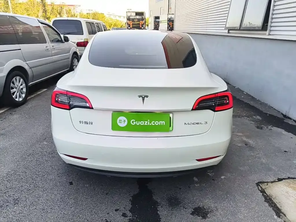Tesla Model 3 — фото 5