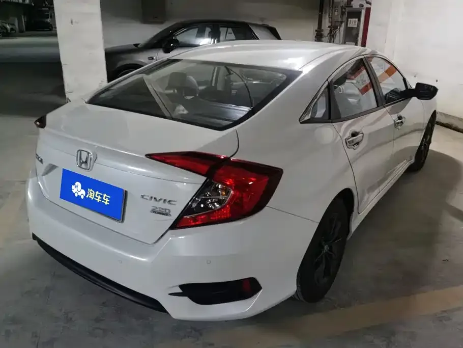 Honda Civic — фото 10