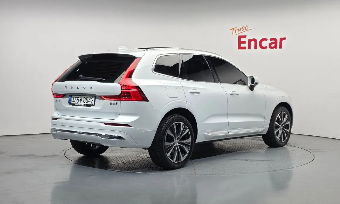 Volvo XC60 — фото 2