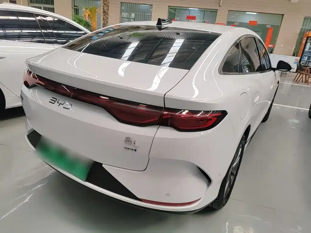 BYD Qin L — фото 9