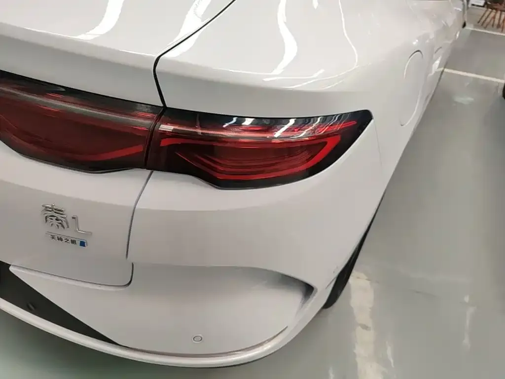 BYD Qin L — фото 3