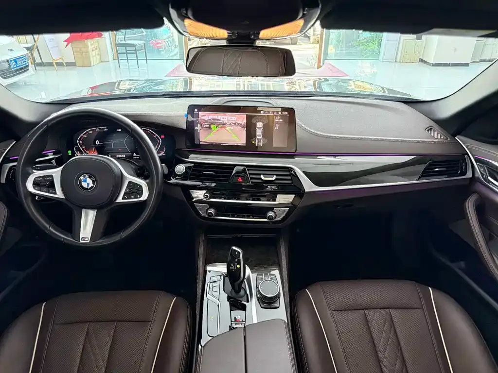 BMW 5 Series — фото 10