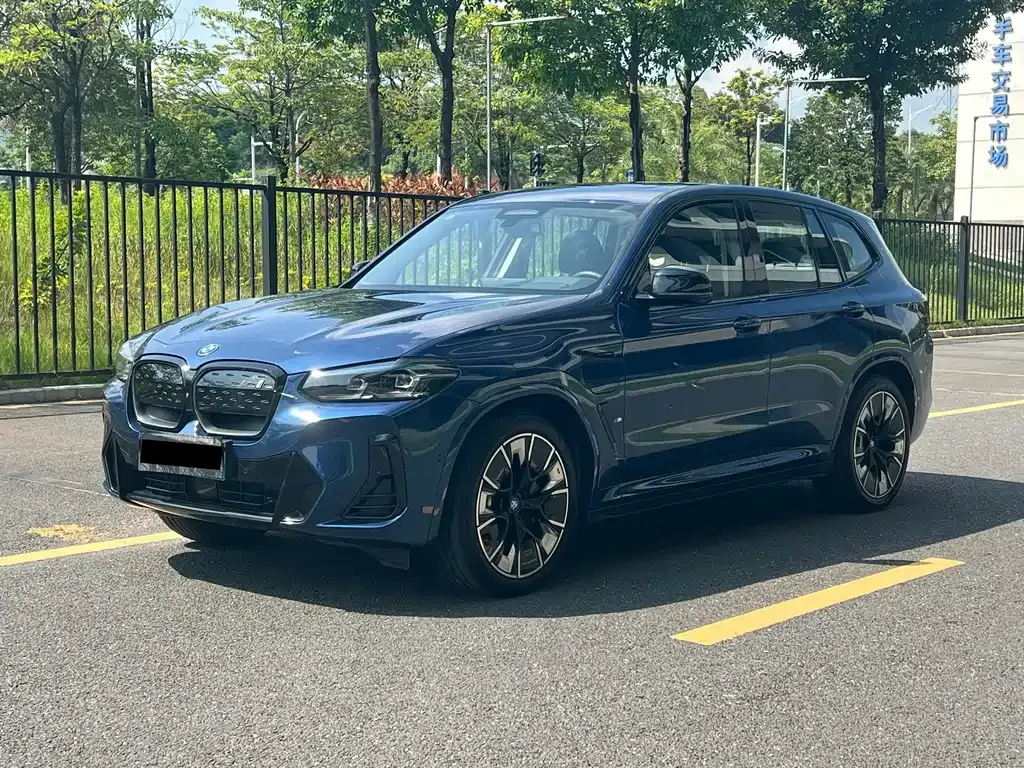 BMW iX3 — фото 1