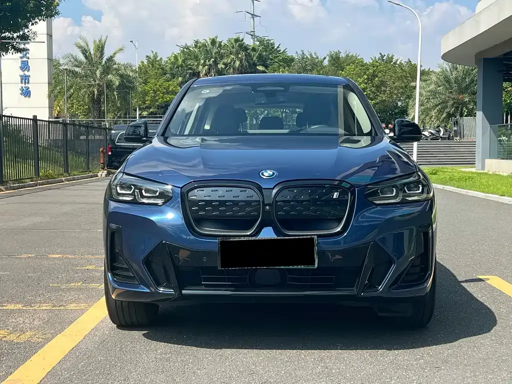 BMW iX3 — фото 10