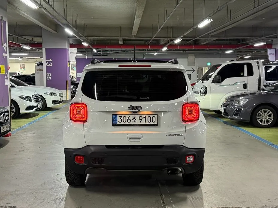 Jeep Renegade — фото 10