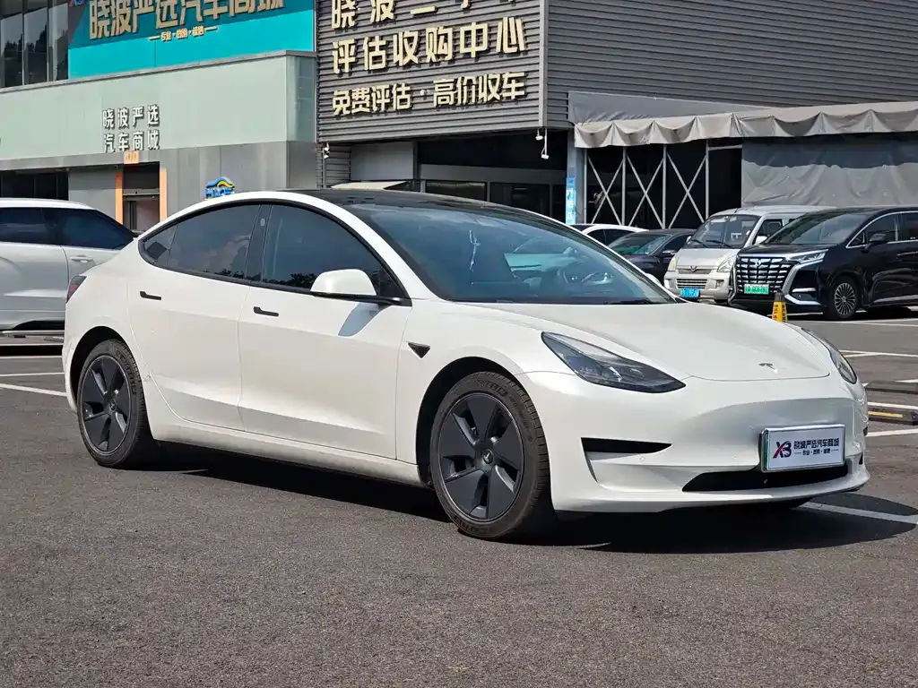 Tesla Model 3 — фото 6