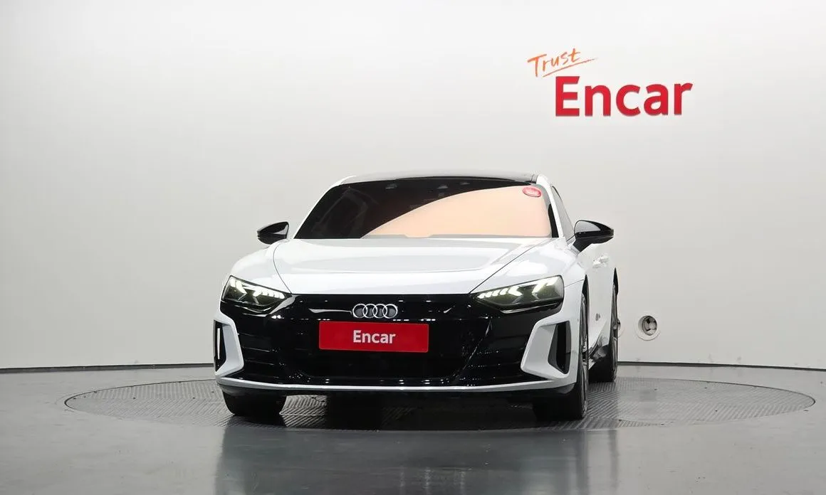 Audi e-tron GT — фото 2
