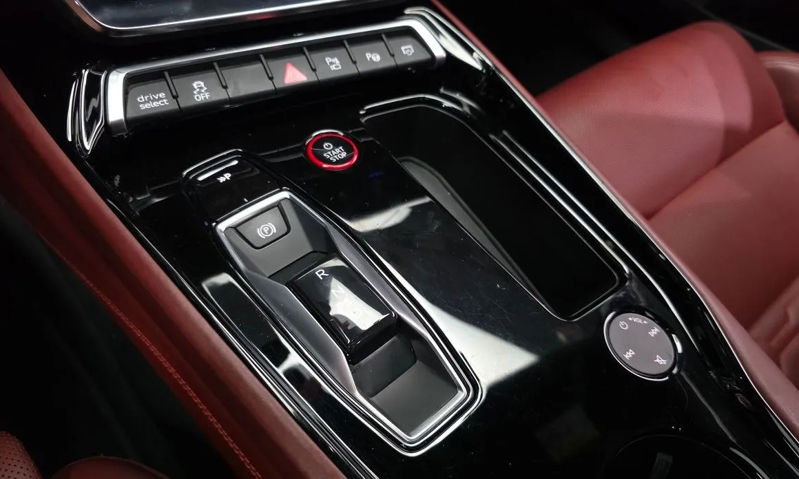 Audi e-tron GT — фото 3