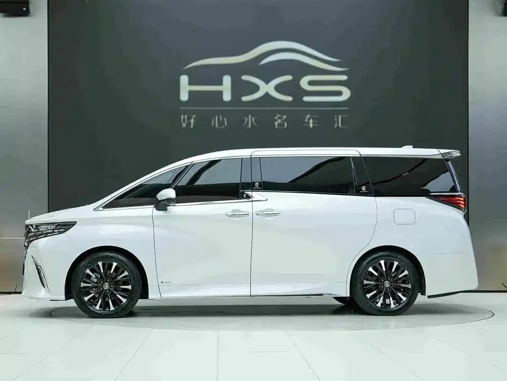 Toyota Alphard — фото 7