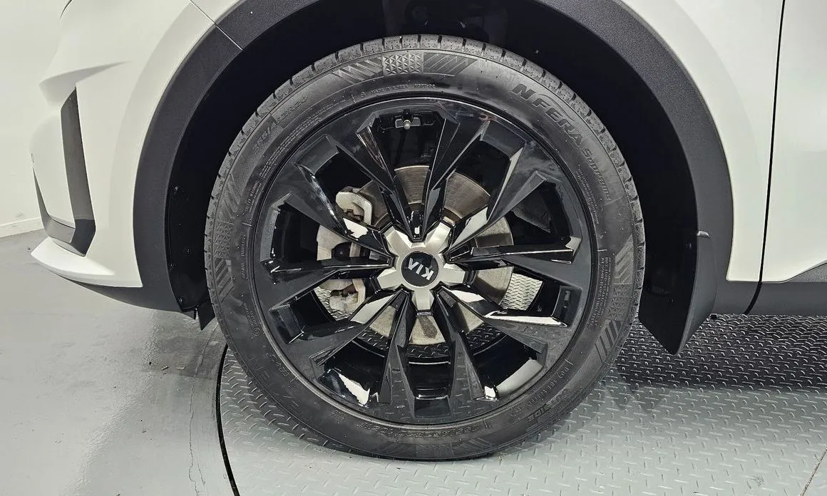 Kia Sorento — фото 7