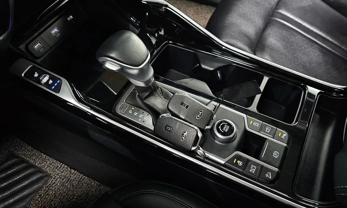Kia Sorento — фото 9
