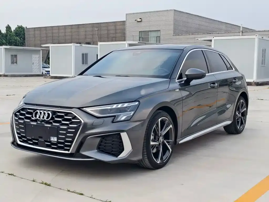 Audi A3 — фото 1