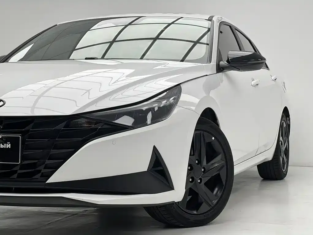Hyundai Elantra — фото 7