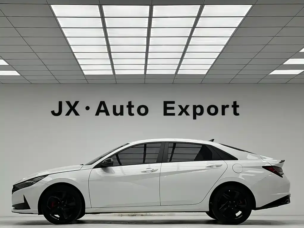Hyundai Elantra — фото 4