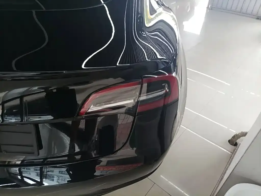 Tesla Model 3 — фото 2